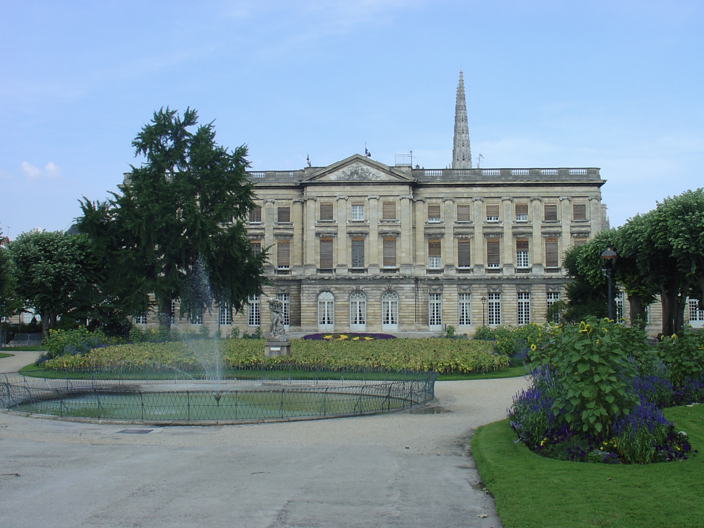 jardin de la mairie de bordeaux